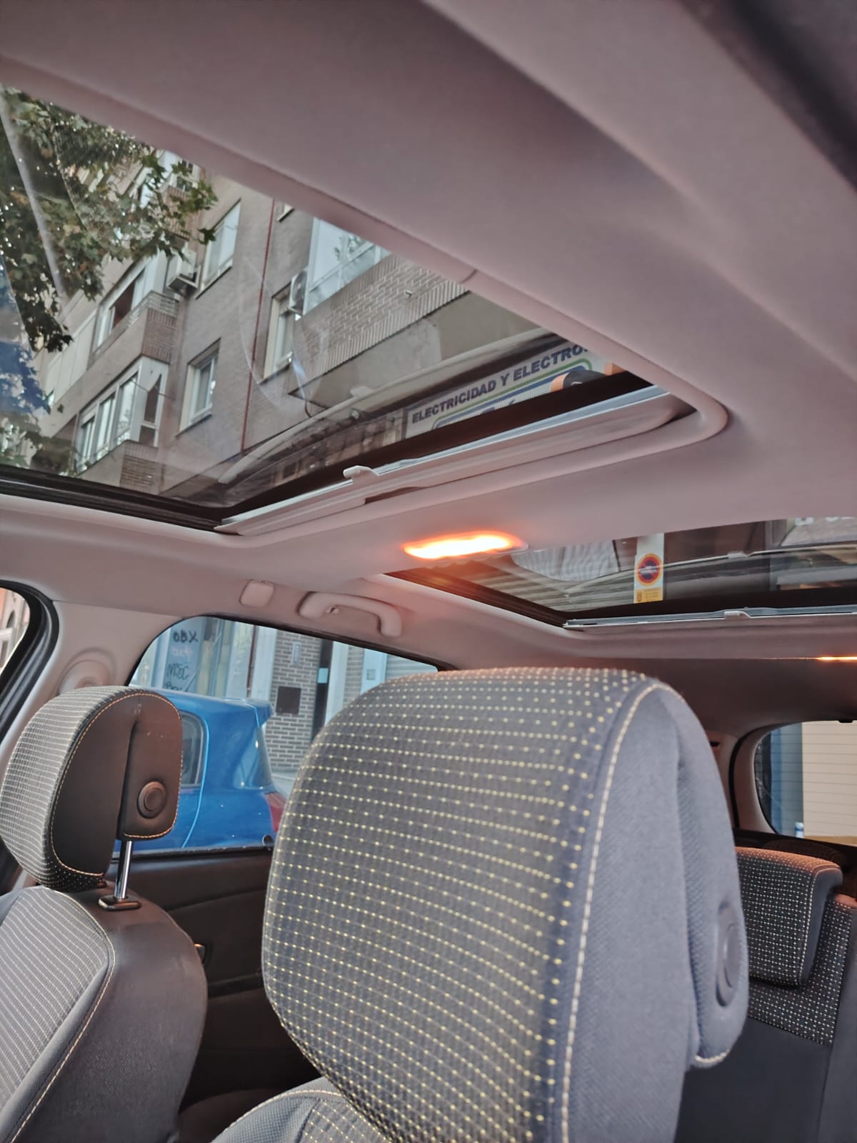 WhatsApp Image 2025-10-06 at 12.42.16 (2)