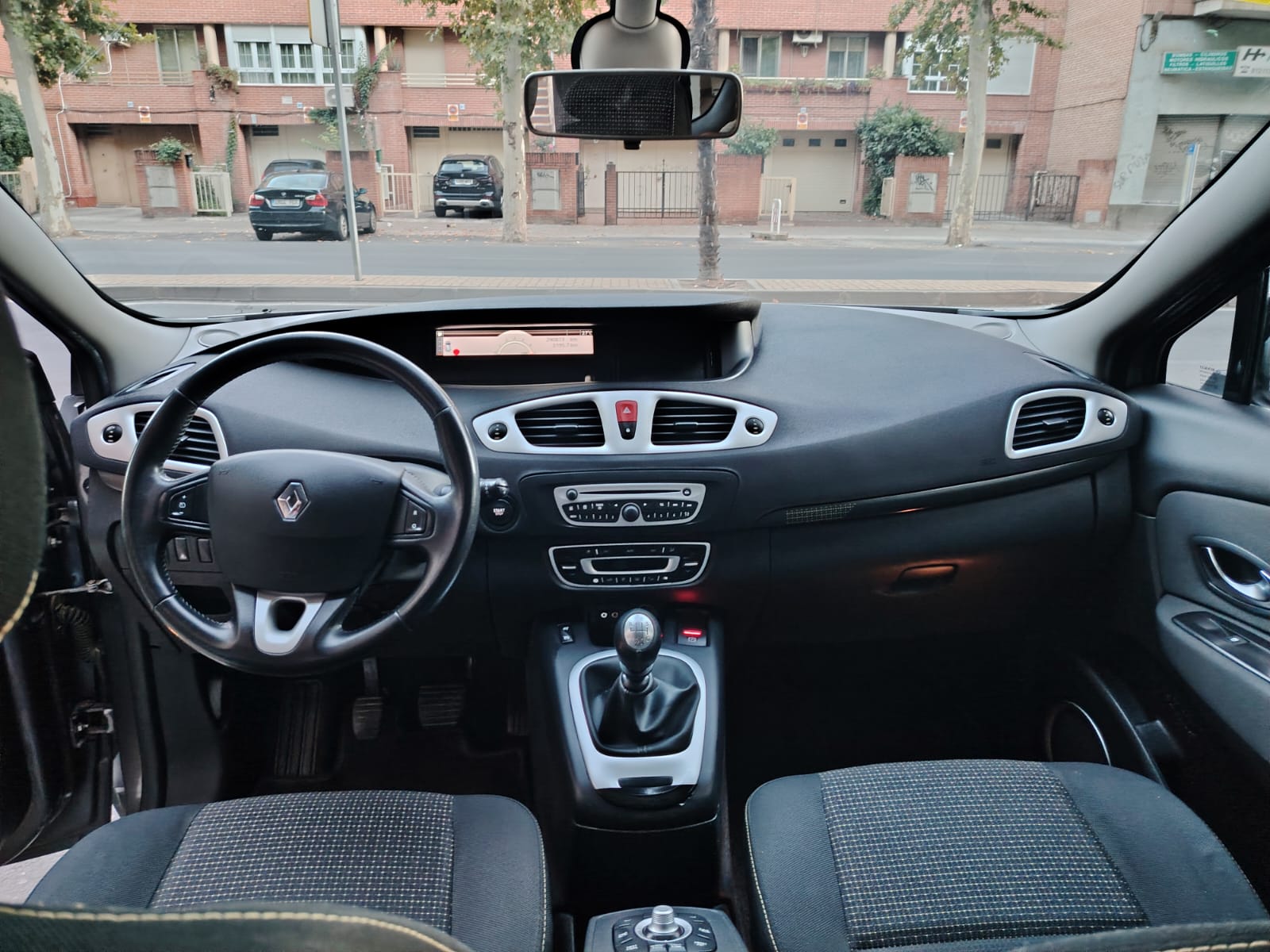 WhatsApp Image 2025-10-06 at 12.42.16 (3)