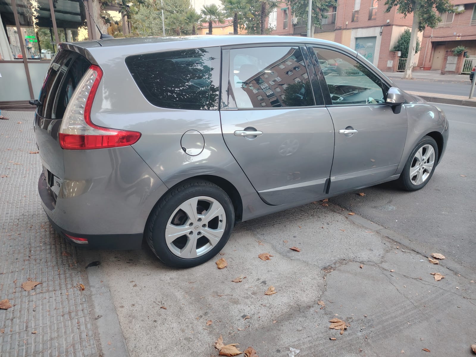 WhatsApp Image 2025-10-06 at 12.42.17