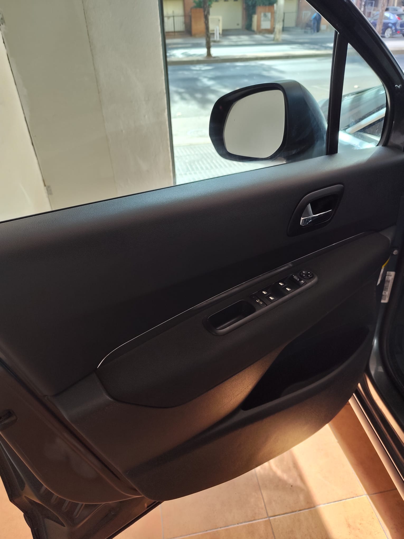 WhatsApp Image 2025-10-15 at 19.58.44 (5)