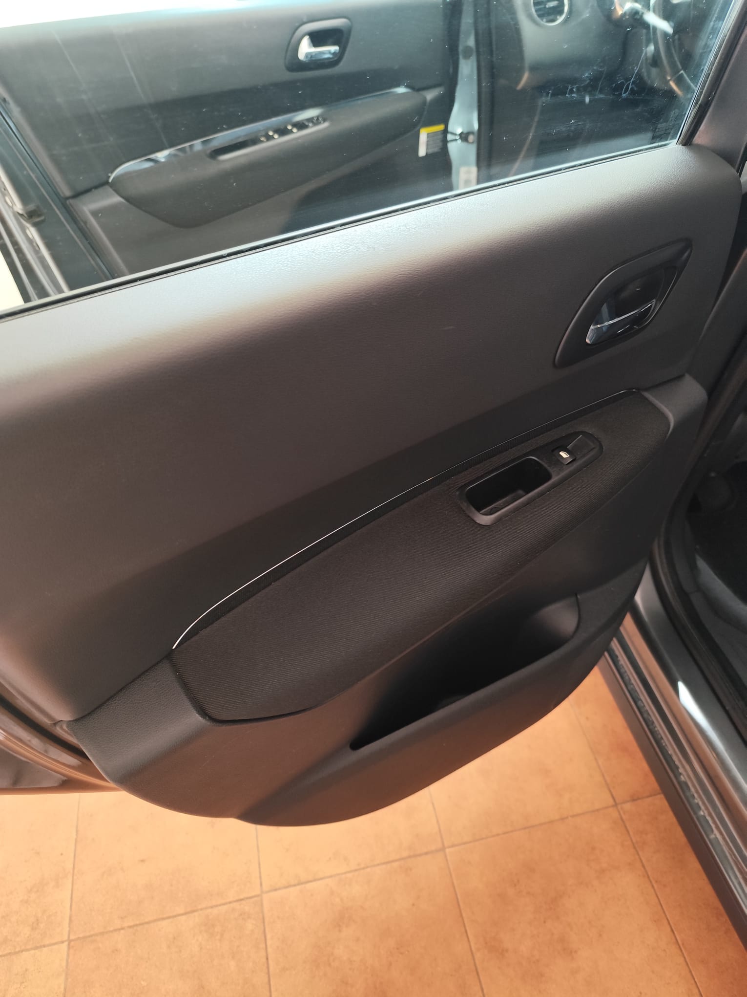 WhatsApp Image 2025-10-15 at 19.58.45 (1)